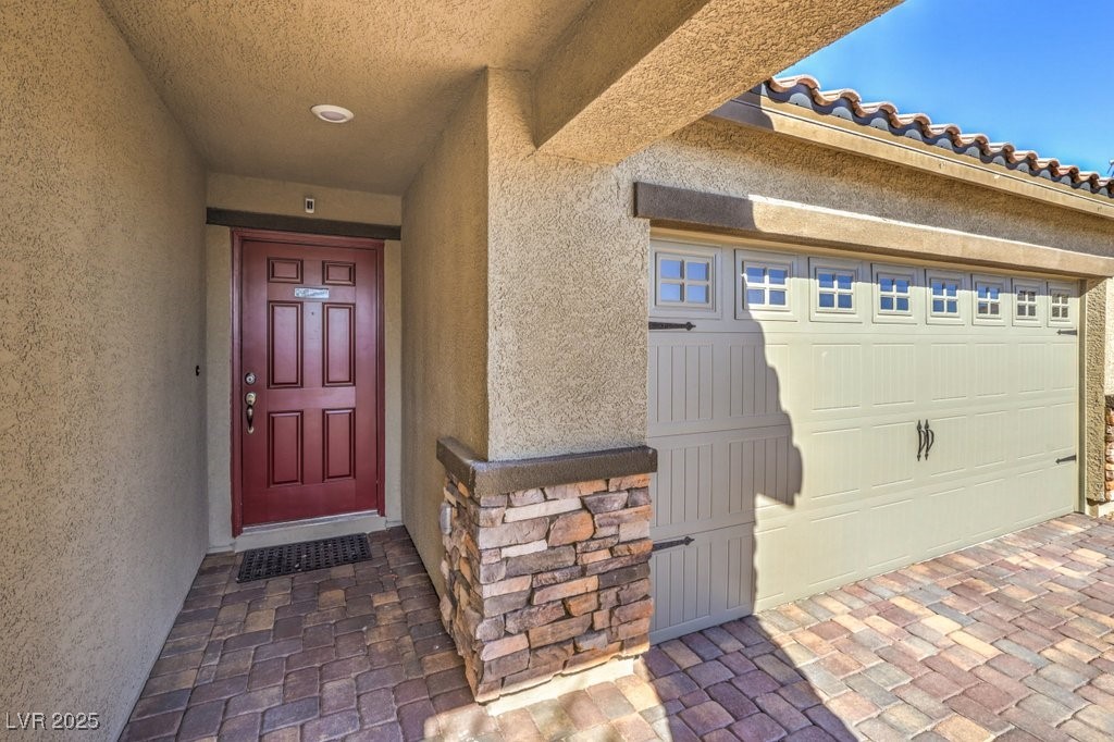 8342 Vinamala Avenue