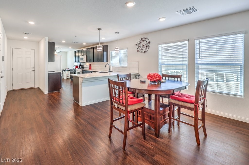 8342 Vinamala Avenue