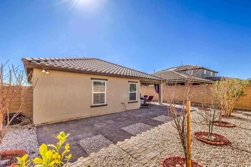 8342 Vinamala Avenue