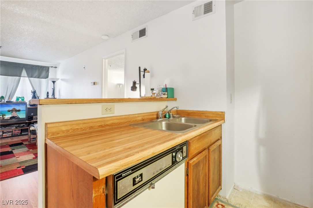 1381 East University Avenue 301