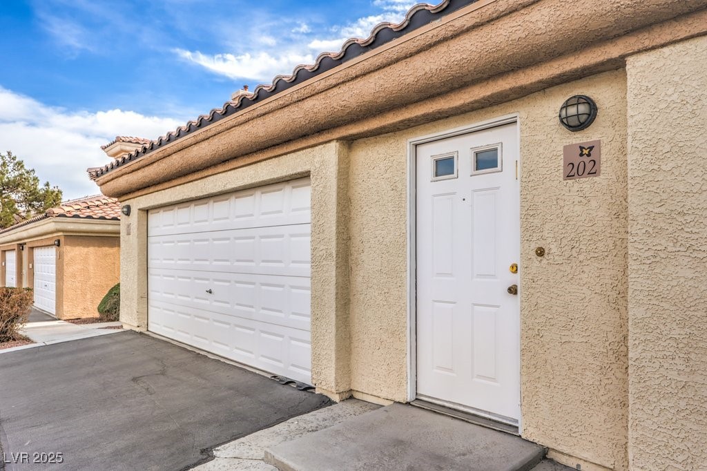 6909 Cobre Azul Avenue 202