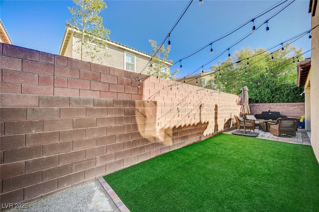 10990 Mountain Willow Street