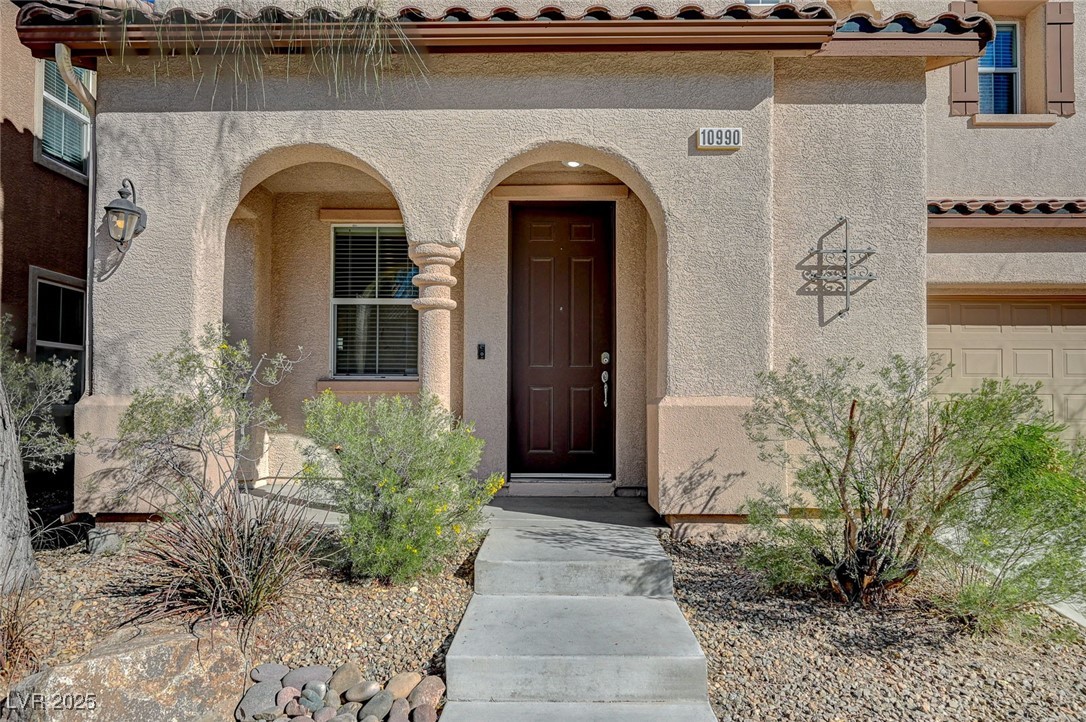 10990 Mountain Willow Street