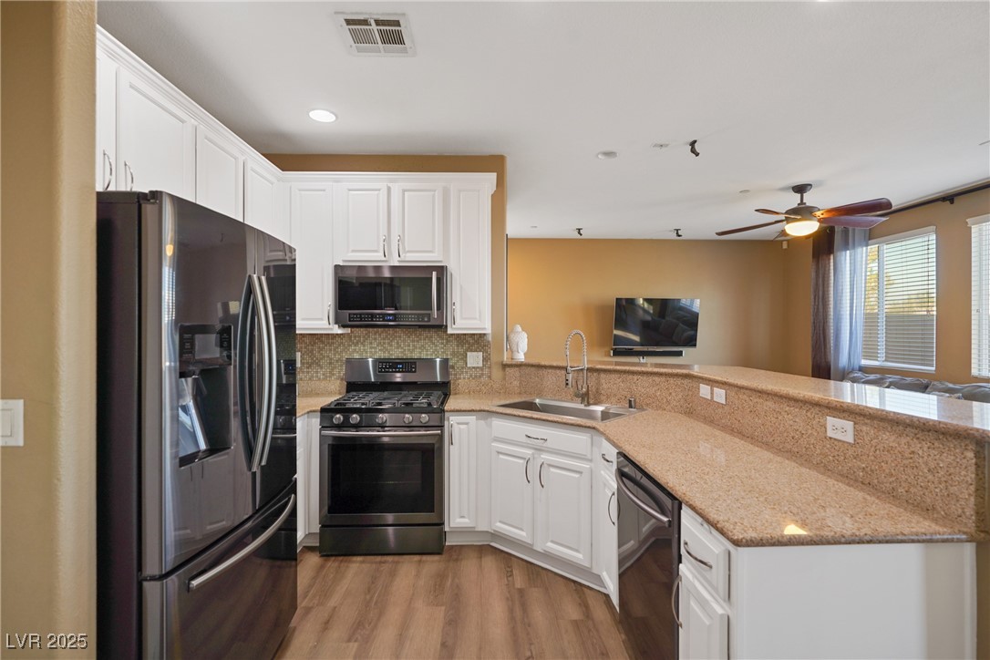 6121 Sinatra Sands Court