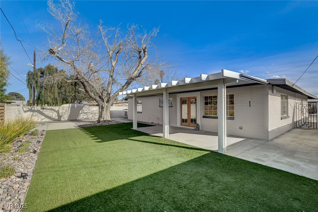 901 Bonita Avenue