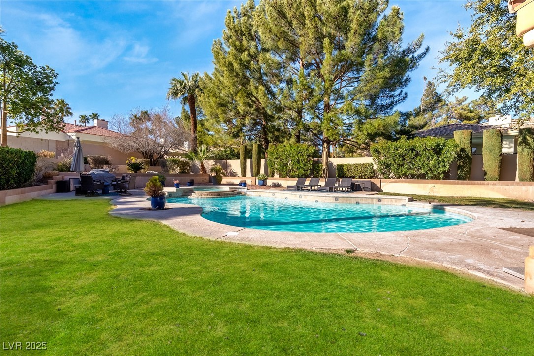 229 Drysdale Circle