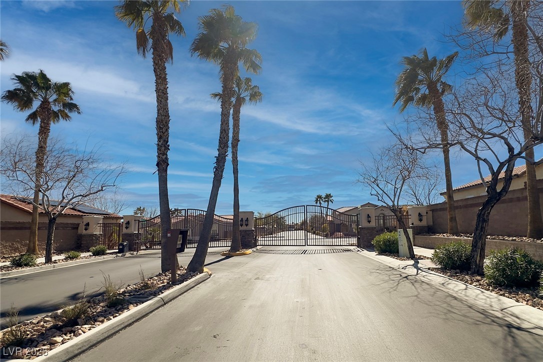 9379 Arrowhead Bluff Avenue