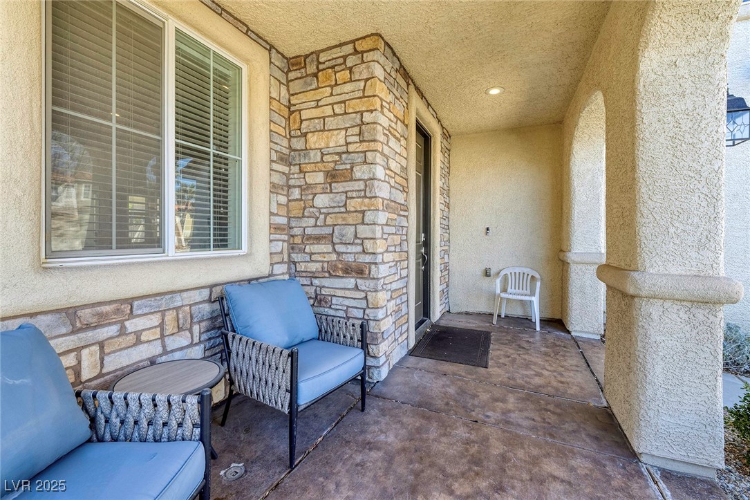 9379 Arrowhead Bluff Avenue