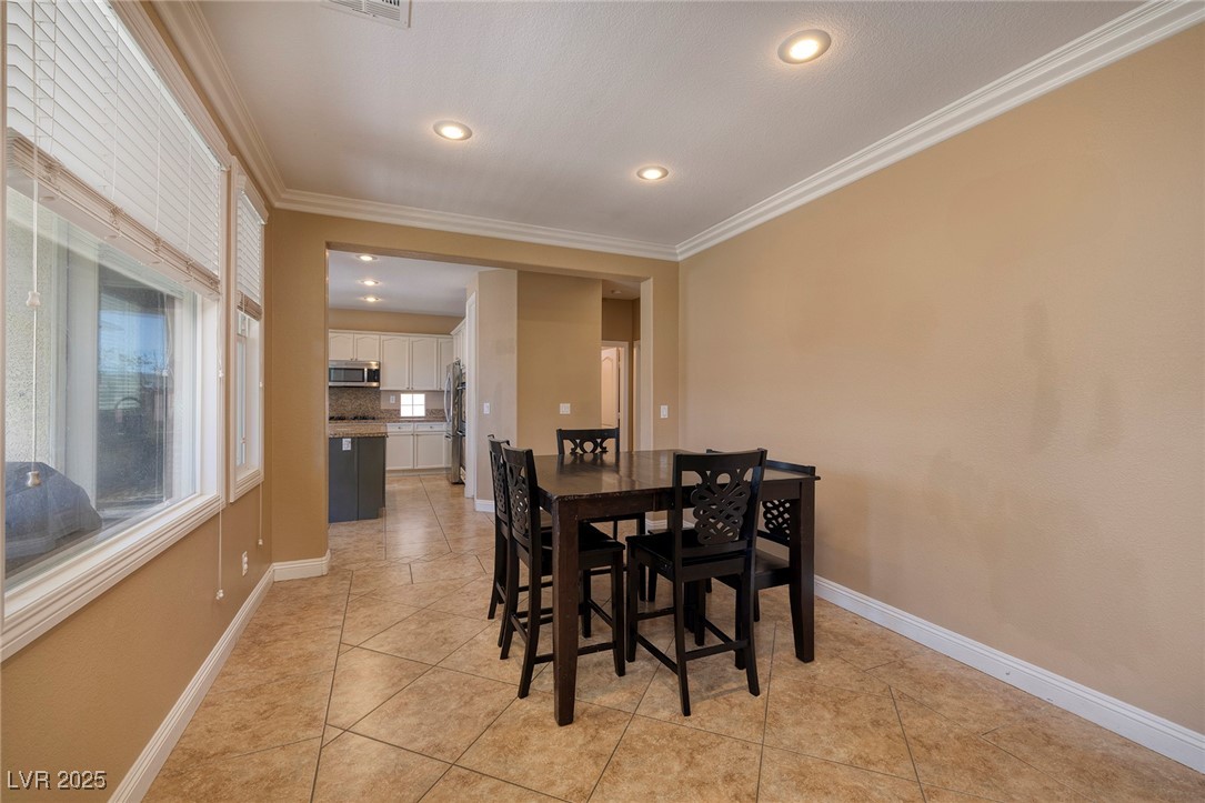 9379 Arrowhead Bluff Avenue