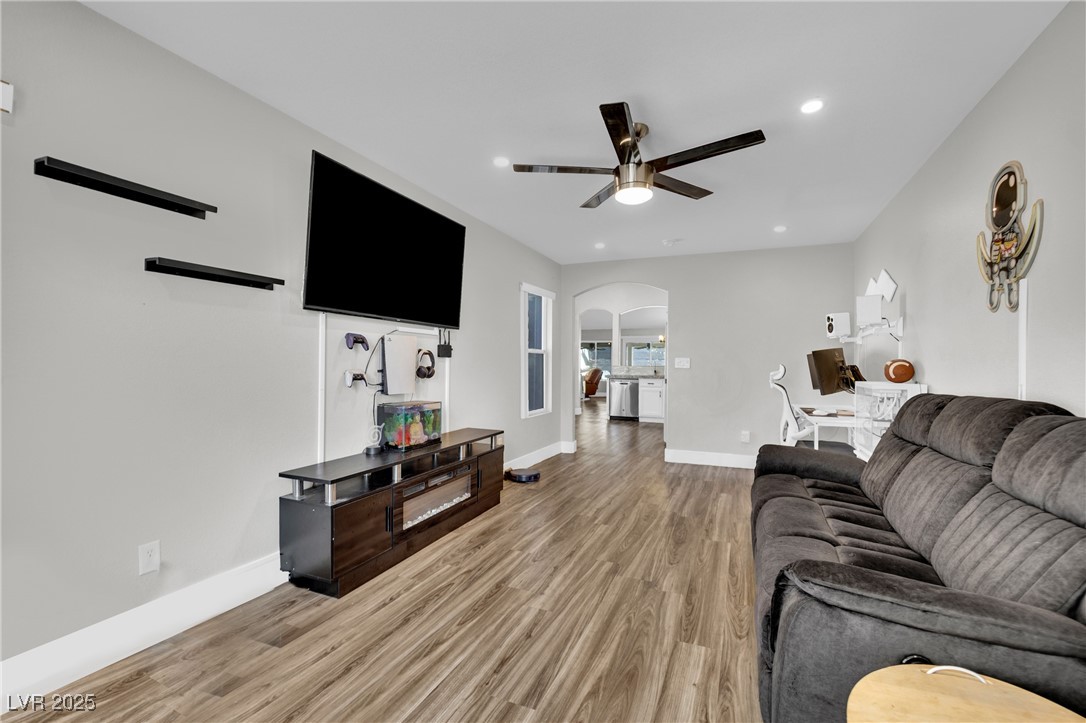 1914 Night Shadow Avenue