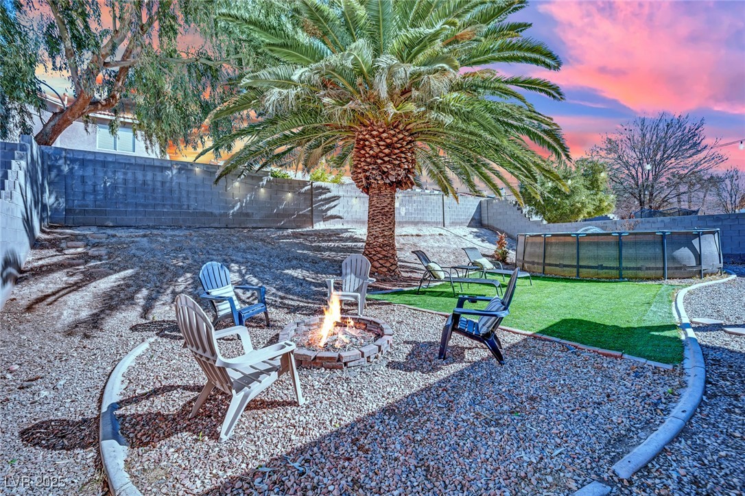 1914 Night Shadow Avenue