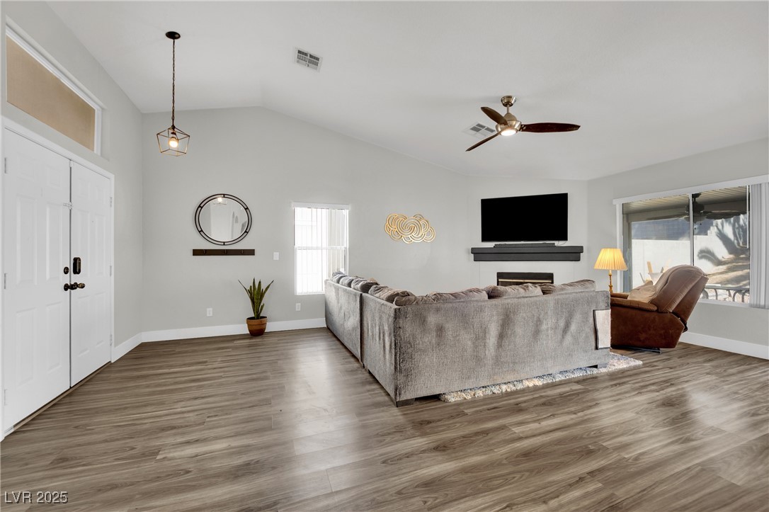 1914 Night Shadow Avenue