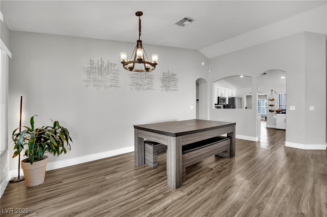 1914 Night Shadow Avenue