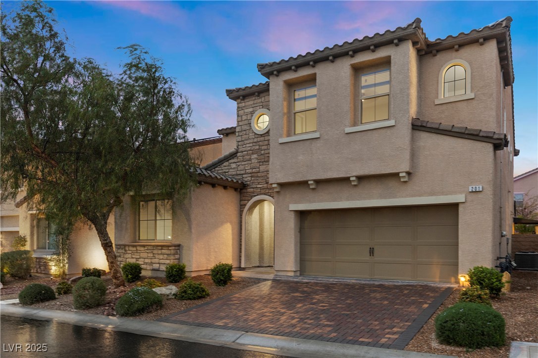 201 White Mule Avenue