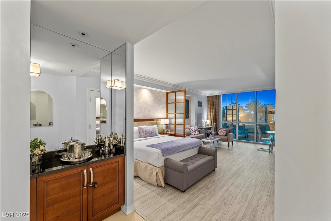 125 East Harmon Avenue 216