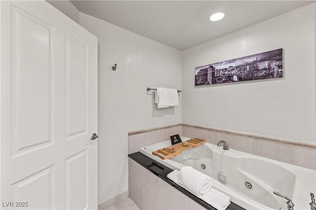 125 East Harmon Avenue 216