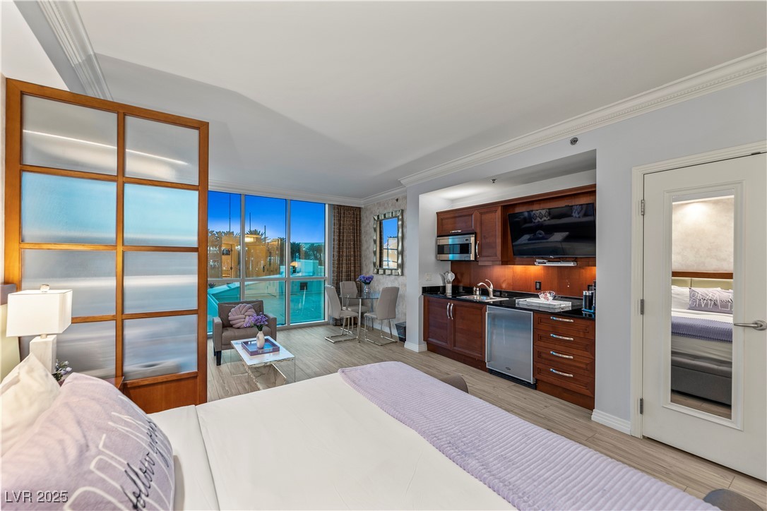 125 East Harmon Avenue 216