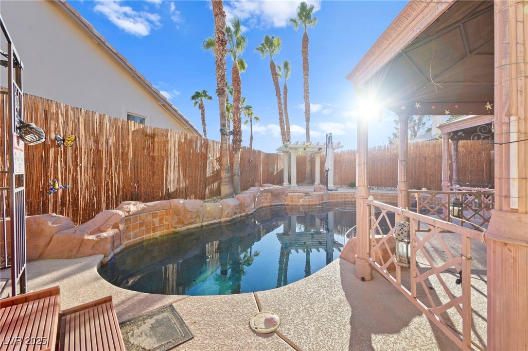 255 El Camino Verde Street