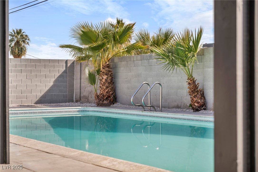 4629 Lilliput Lane