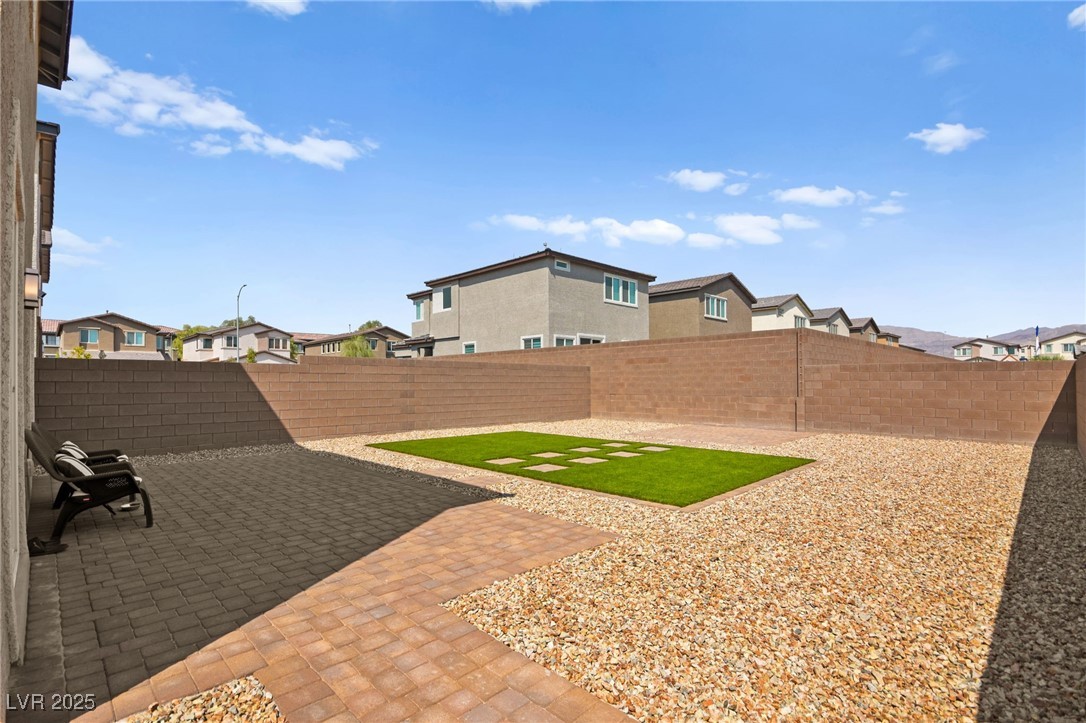 2724 High Echelon Road