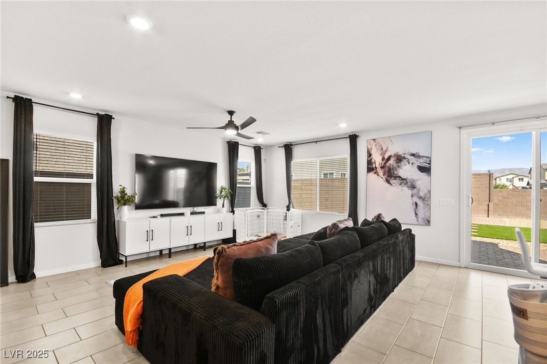 2724 High Echelon Road