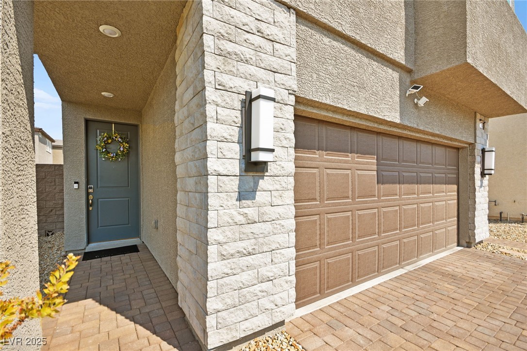 2724 High Echelon Road