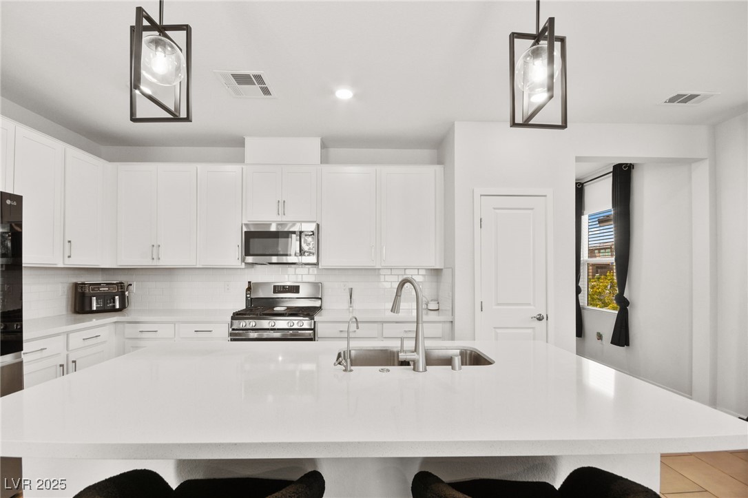 2724 High Echelon Road