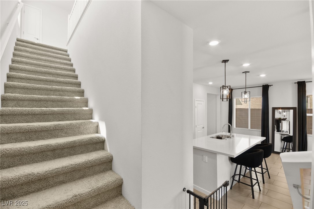 2724 High Echelon Road