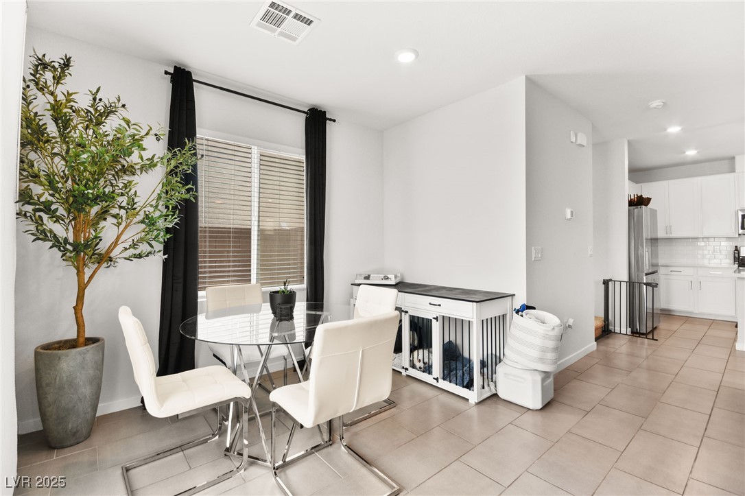 2724 High Echelon Road