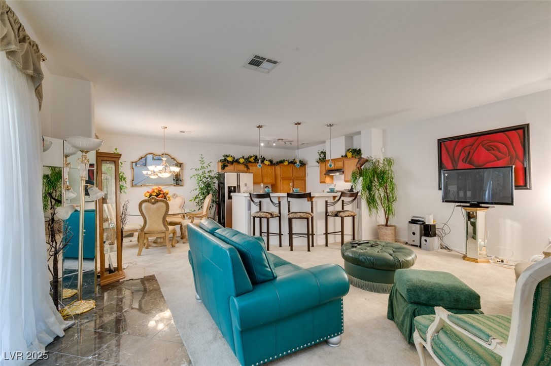 2050 Los Feliz Street 112