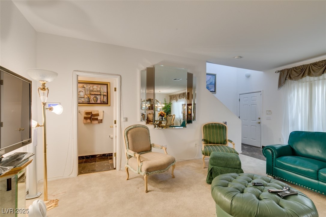 2050 Los Feliz Street 112