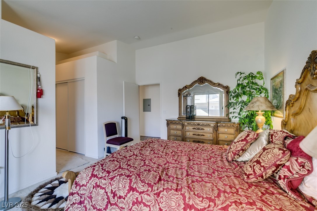 2050 Los Feliz Street 112