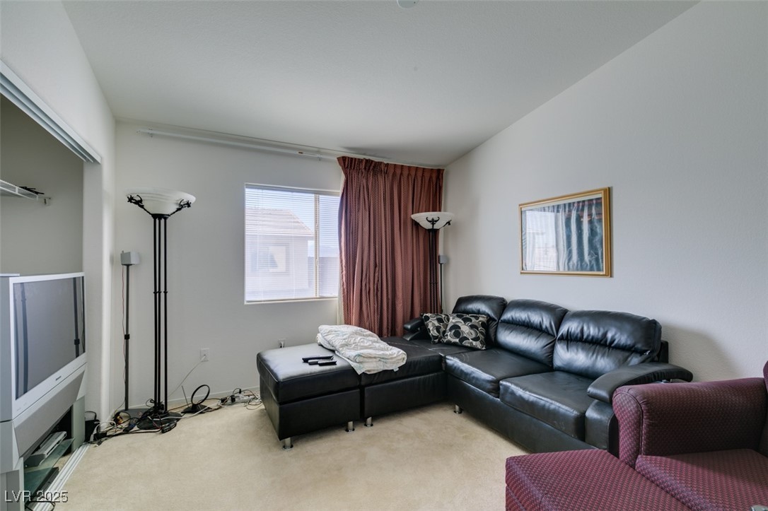 2050 Los Feliz Street 112