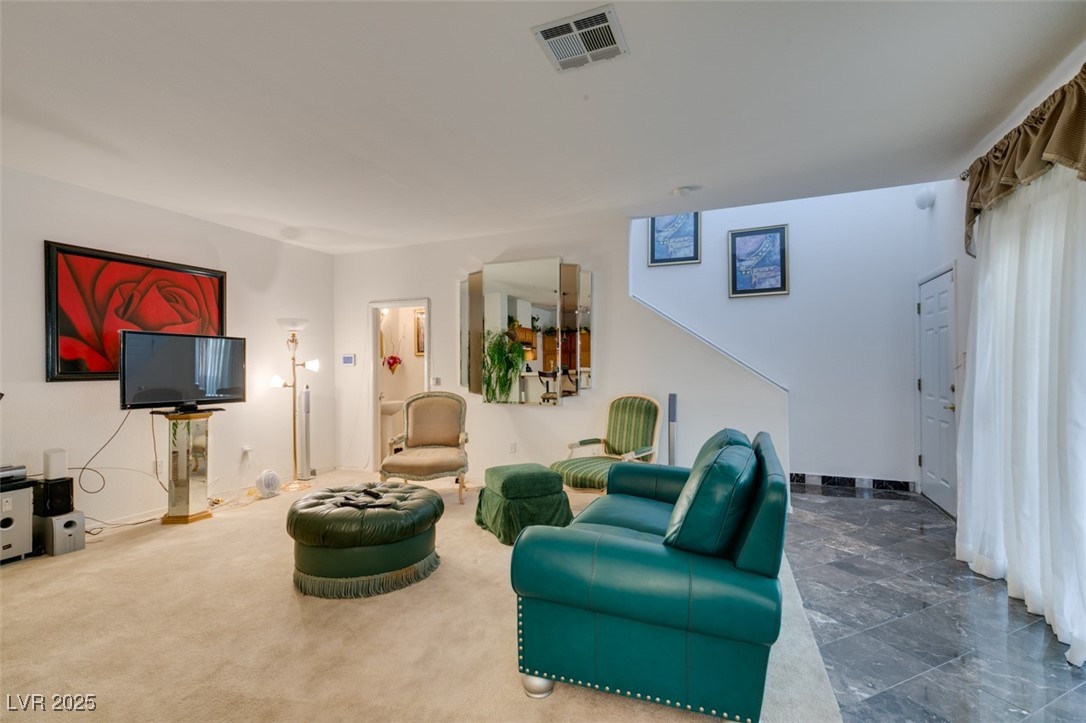2050 Los Feliz Street 112