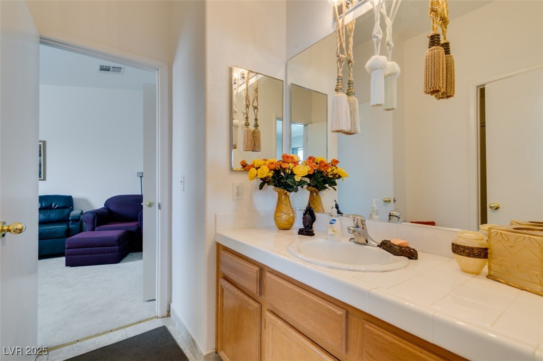 2050 Los Feliz Street 112
