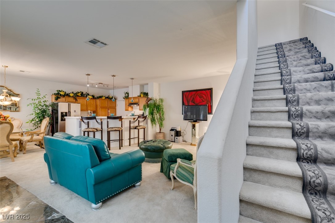 2050 Los Feliz Street 112