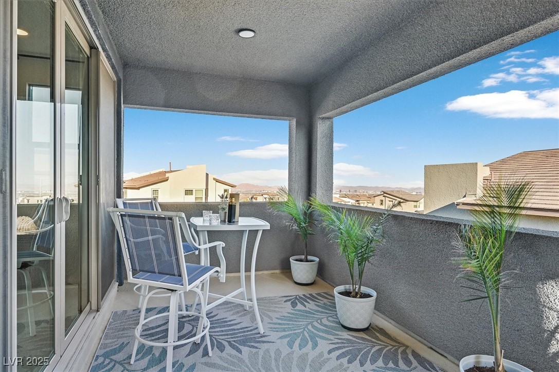 796 Keys View Avenue