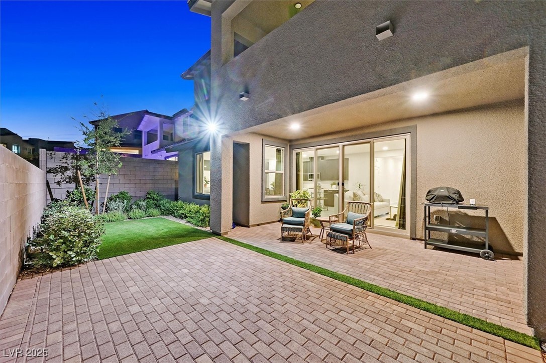 796 Keys View Avenue