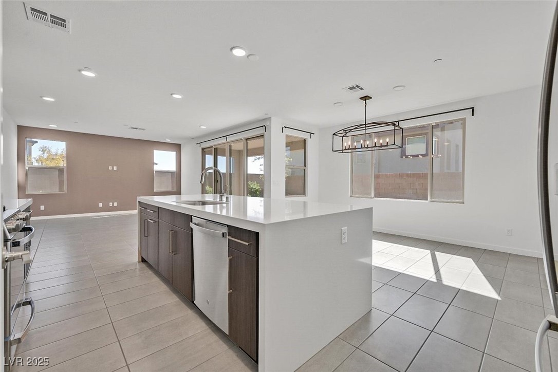 796 Keys View Avenue