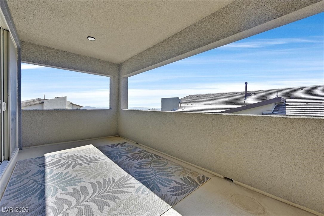 796 Keys View Avenue