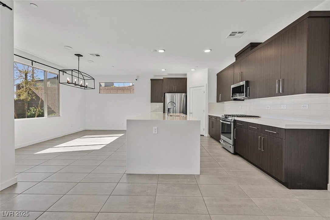 796 Keys View Avenue