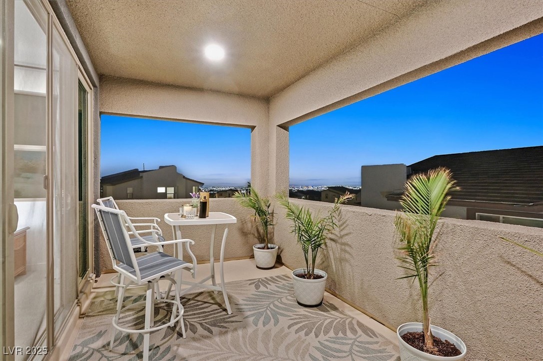 796 Keys View Avenue