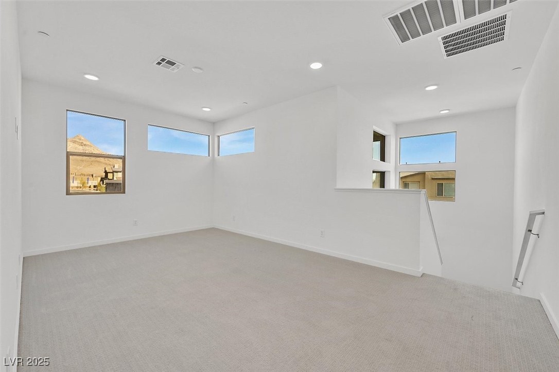 796 Keys View Avenue