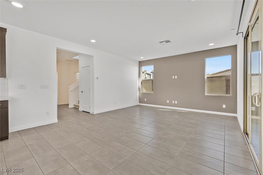 796 Keys View Avenue