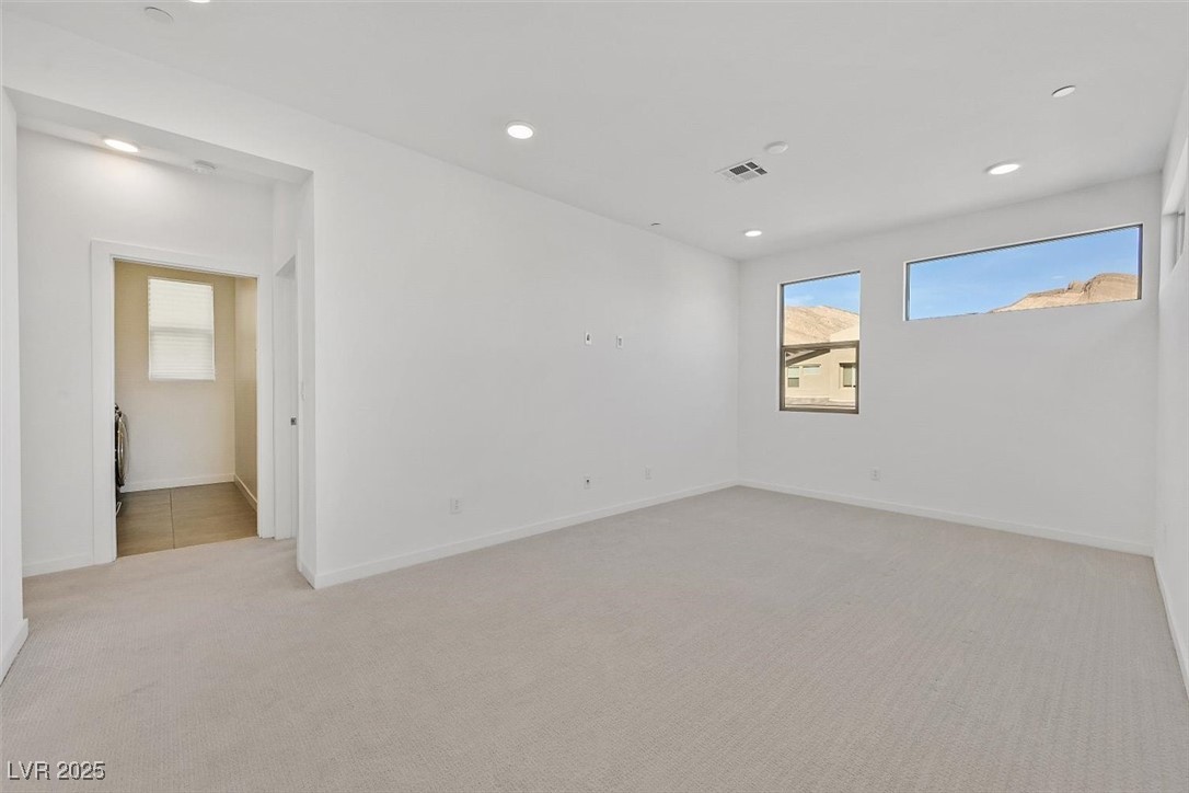 796 Keys View Avenue