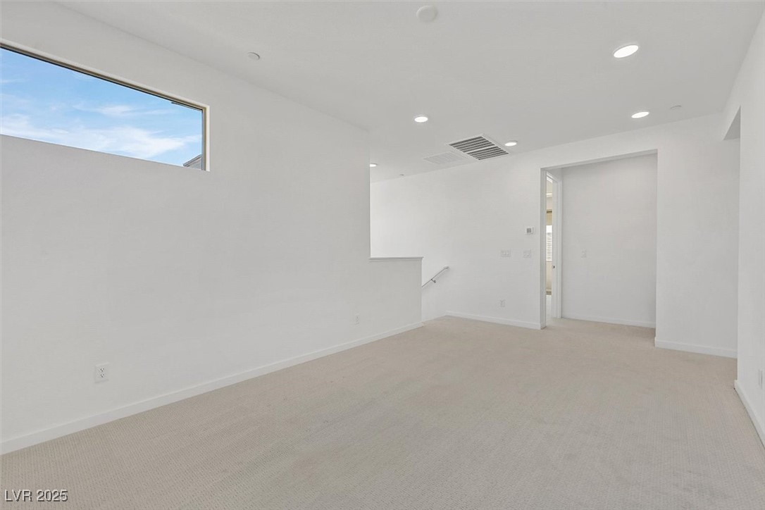 796 Keys View Avenue