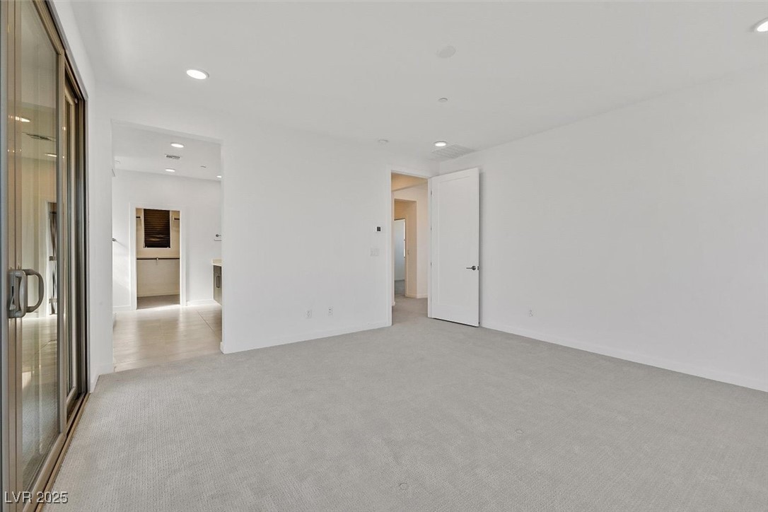 796 Keys View Avenue