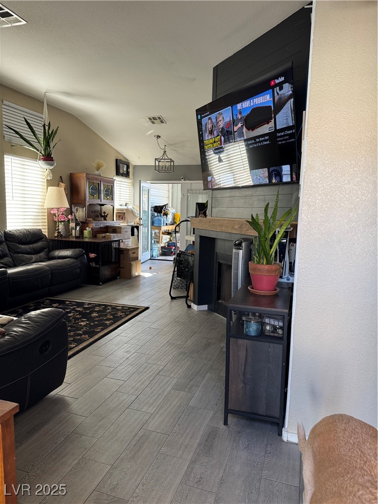 807 Zinnia Circle