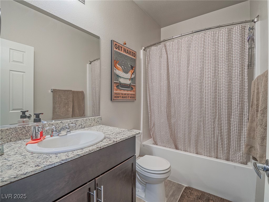 7525 Emerald Stars Street 101