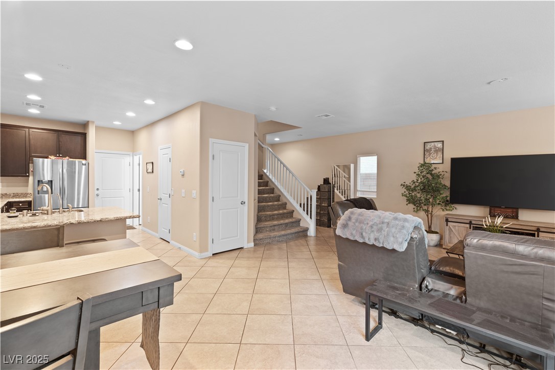 7253 Sterling Rock Avenue